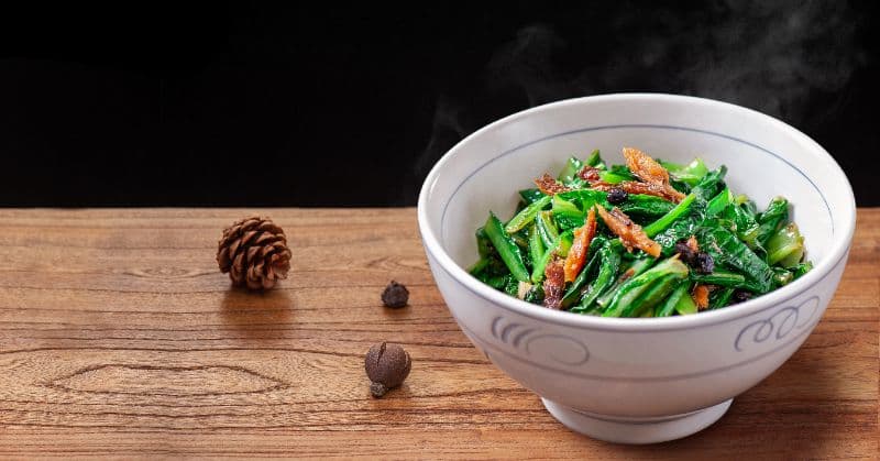 Stir-Fried Carp Fish with Romaine Lettuce