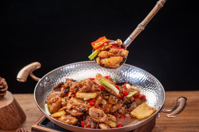 Stir-Fried Chicken with Camilia Oil