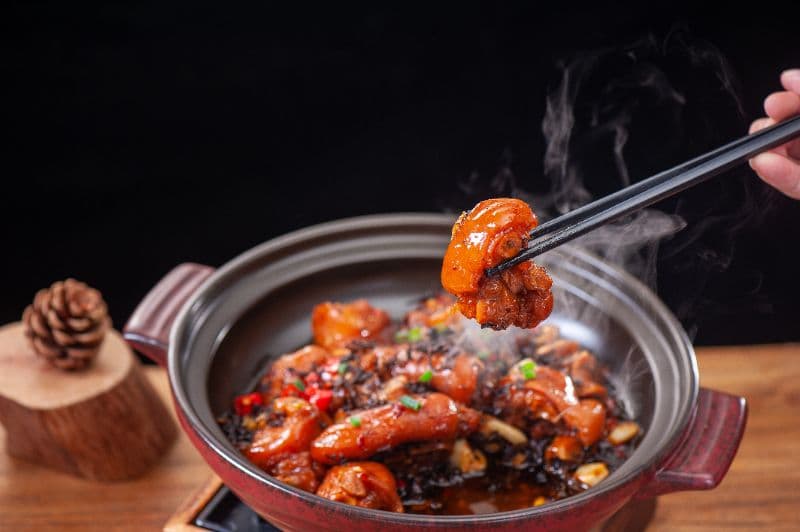 Pork Trotters Braised with Preserved Vegetables